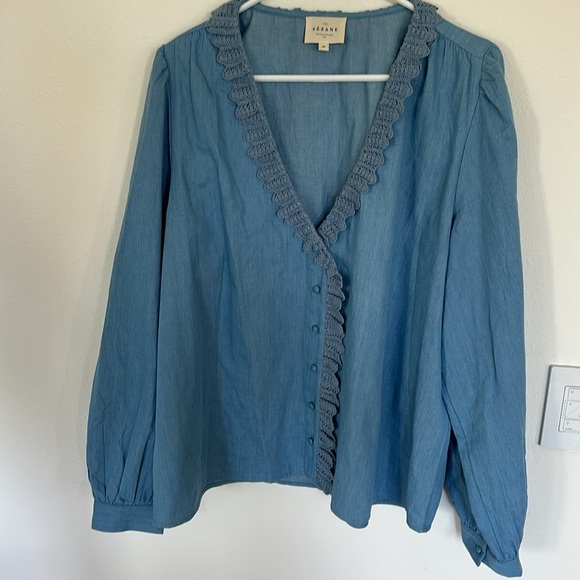 Sezane Tops - SEZANE ROSINE SHIRT CHAMBRAY size 46/14
